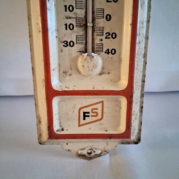 Vintage Orland Voigt Kankakee Service Co. Metal Thermometer - Picture 4 of 10
